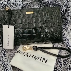 Brahmin Daisy wristlet